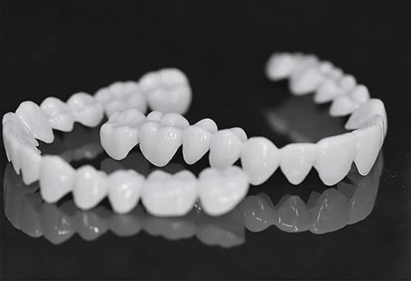 Clip On Teeth Veneers | False Teeth