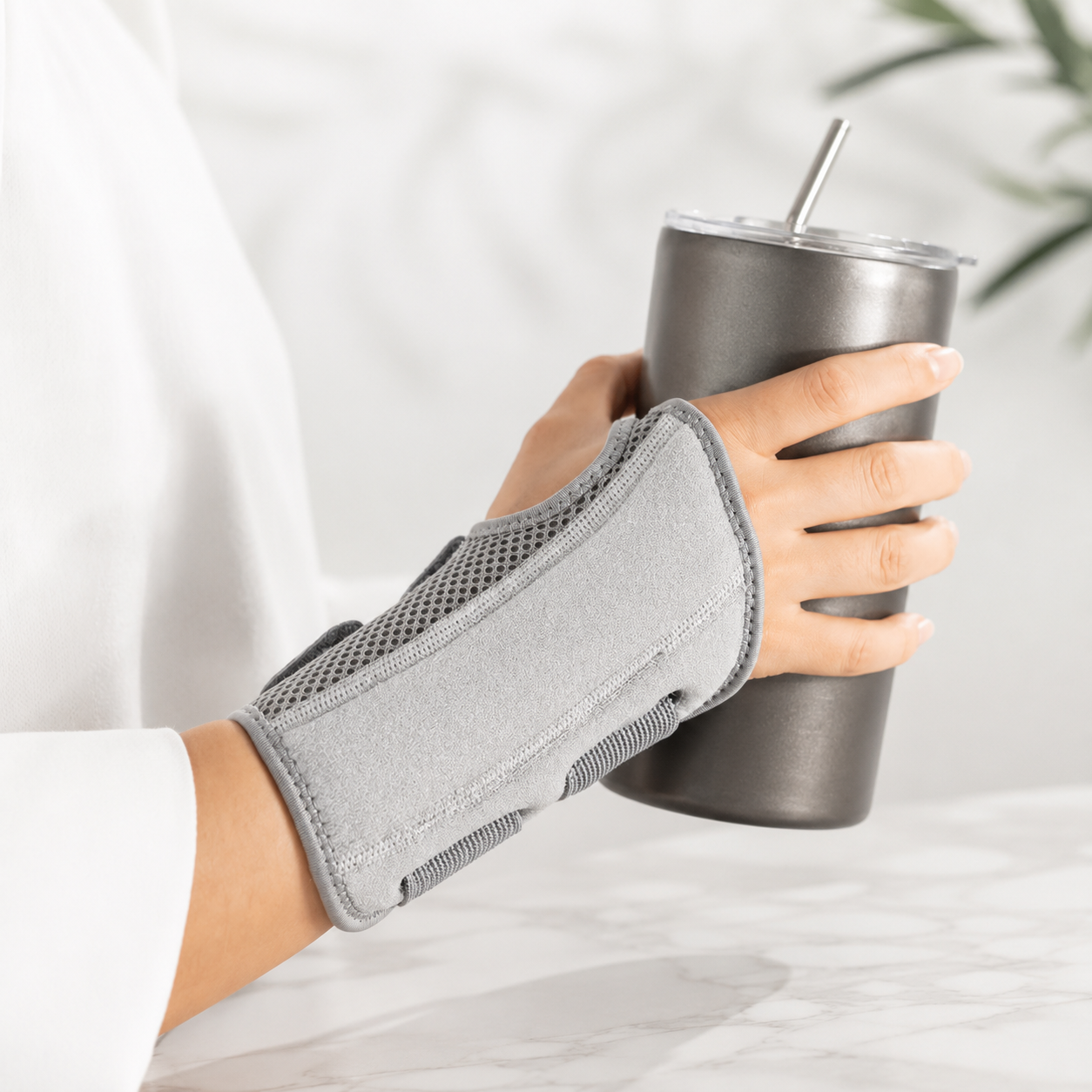 Adjustable Thumb & Wrist Stabilizer for Flexible Support - Image 3