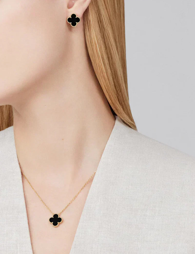 Clover Jewellery Set | Necklace Bracelet Earrings · Homefinn