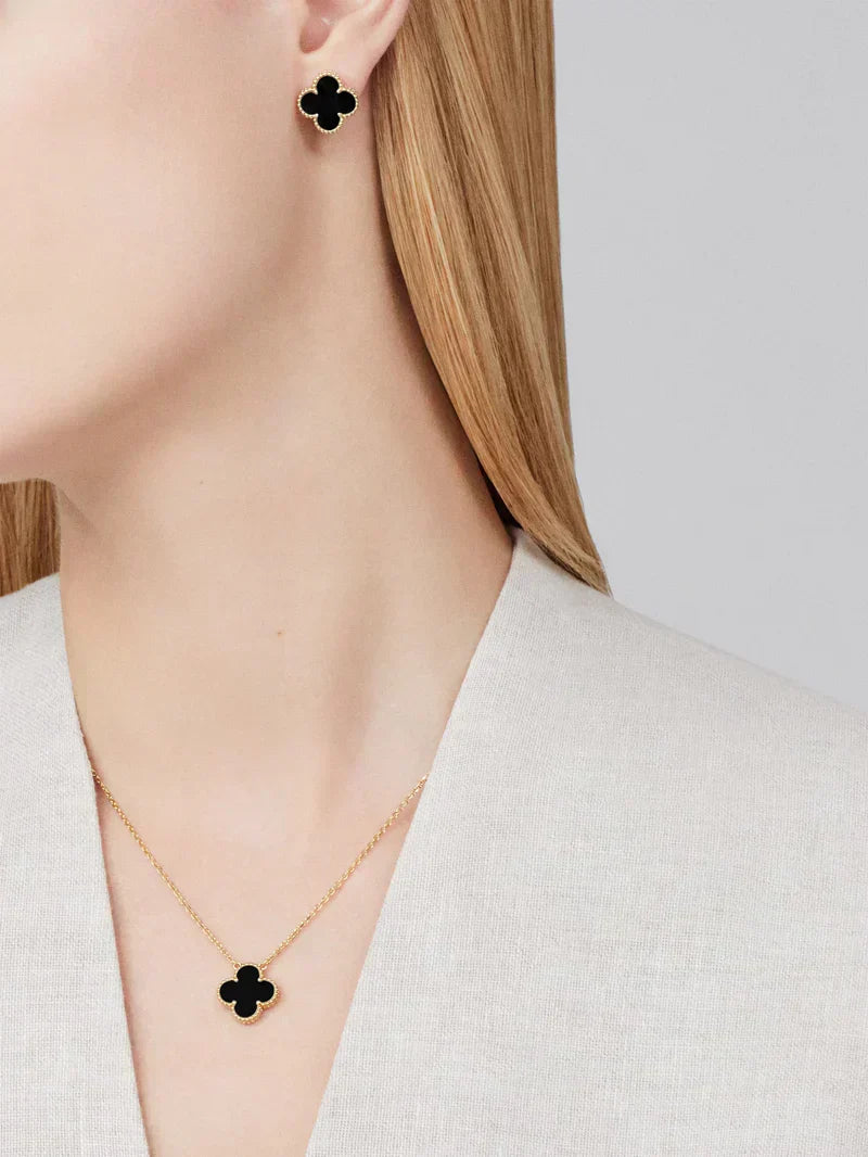 Clover Jewellery Set | Necklace Bracelet Earrings · Homefinn