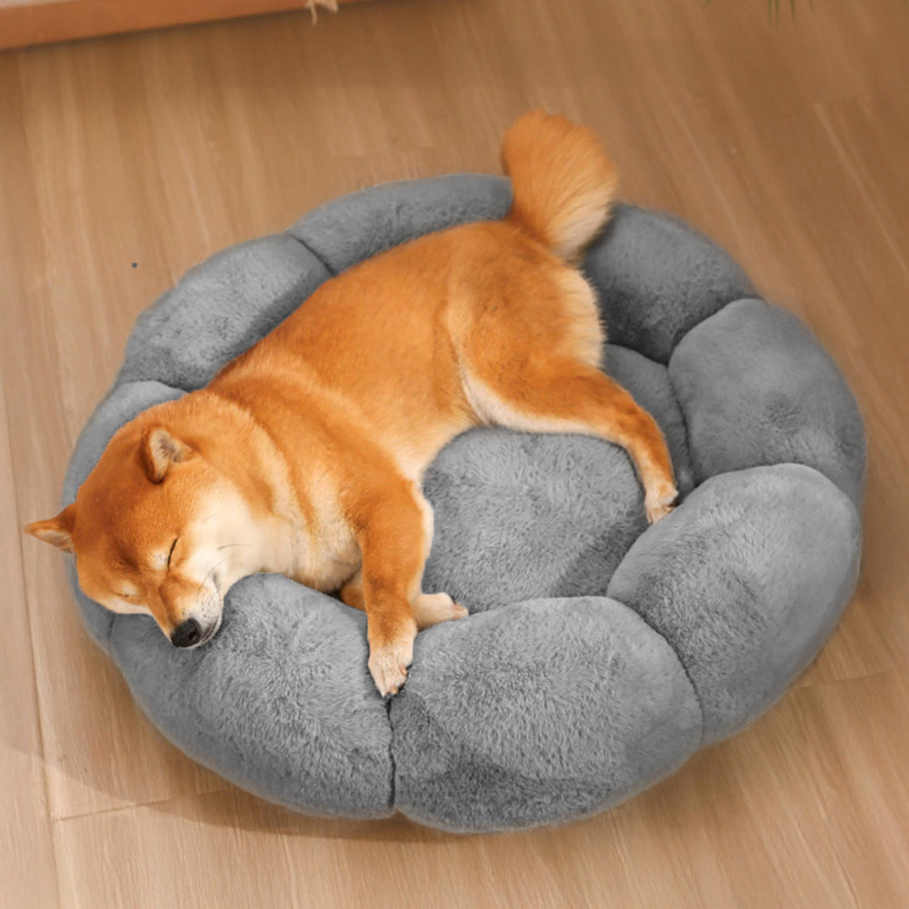 Fluffy Pet Bed | Flower Shaped · Homefinn