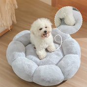 Fluffy Pet Bed | Flower Shaped · Homefinn