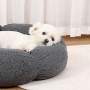 Fluffy Pet Bed | Flower Shaped · Homefinn