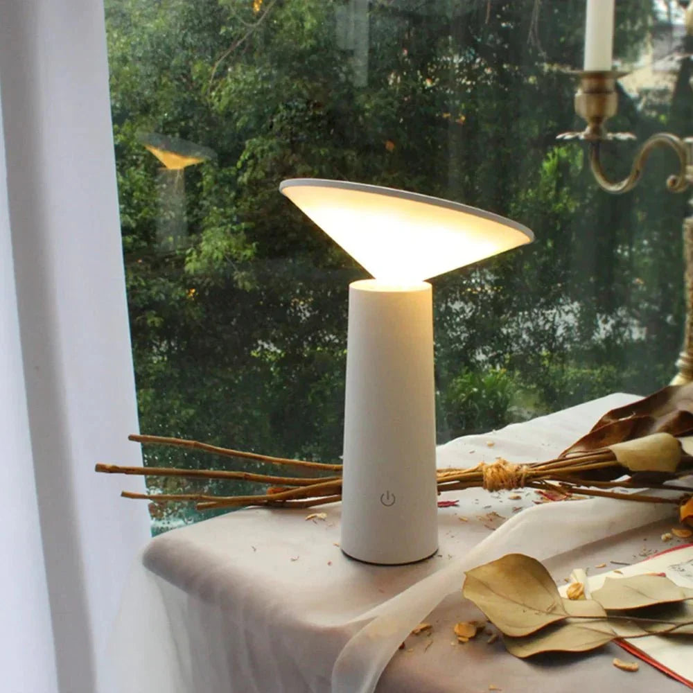 Modern Table Lamp | LED Light · Homefinn