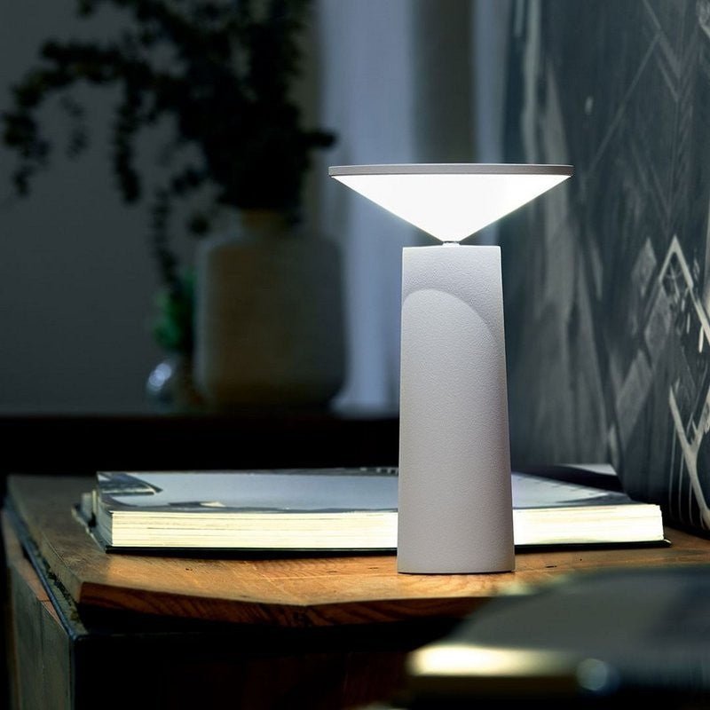 Modern Table Lamp | LED Light · Homefinn