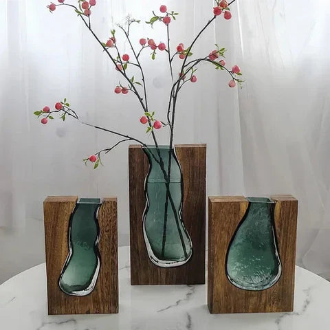 Nordic Vase | Wooden Frame · Homefinn