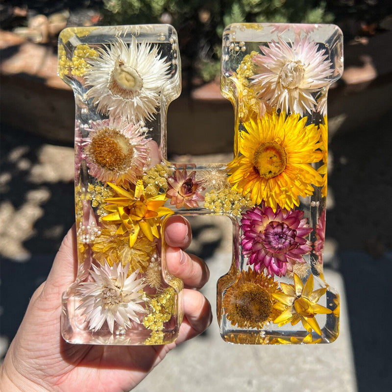 Resin Letter Night Light | LED Pressed Flowers · Homefinn