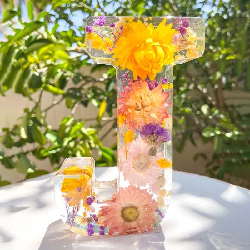 Resin Letter Night Light | LED Pressed Flowers · Homefinn