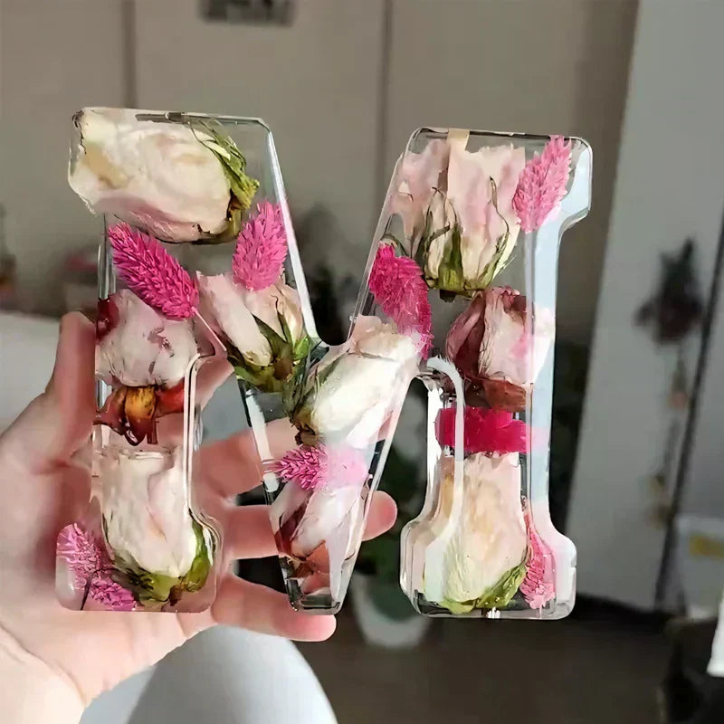 Resin Letter Night Light | LED Pressed Flowers · Homefinn